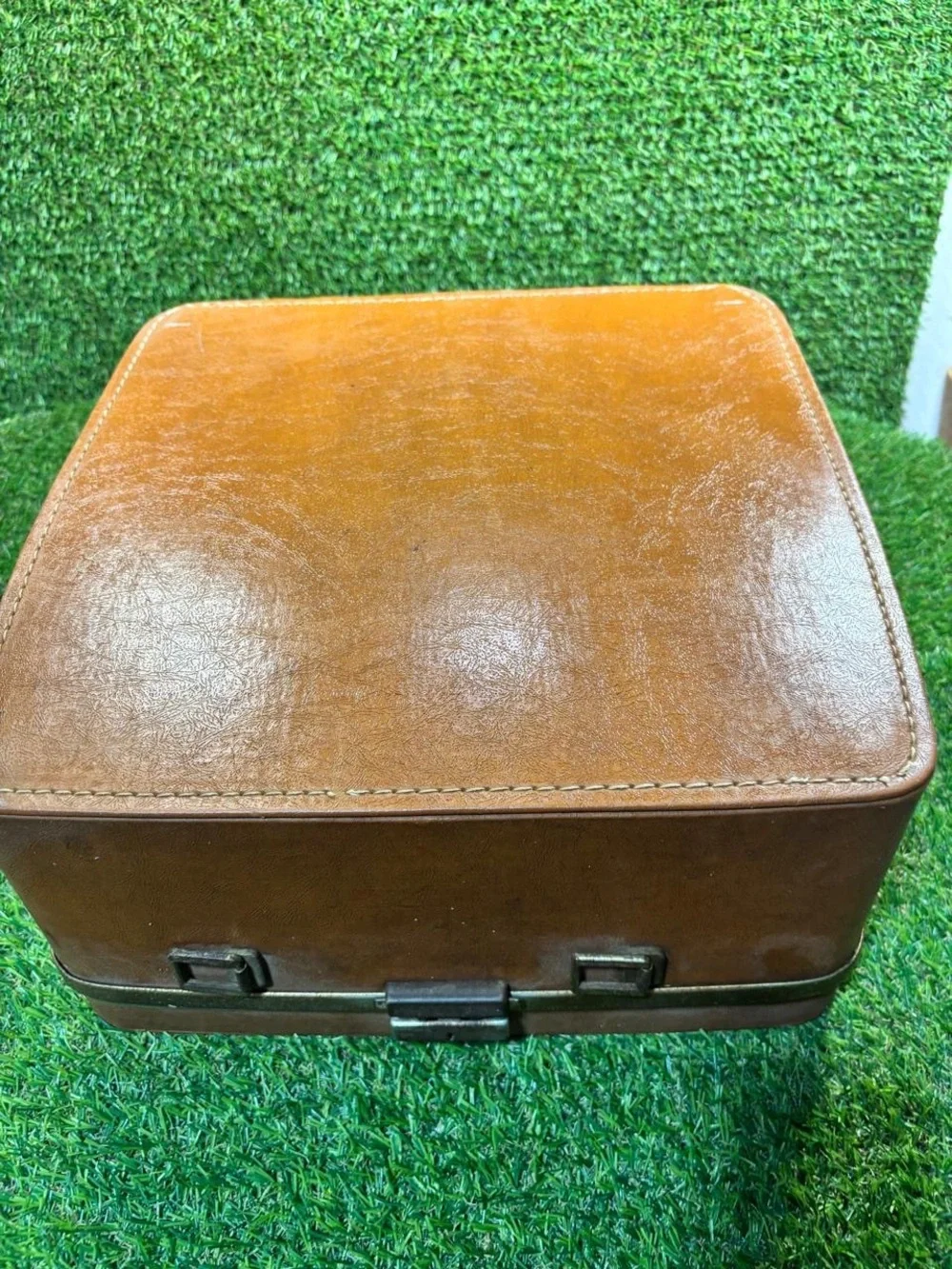 Vintage Royal Safari Portable Manual Typewriter Green with Case